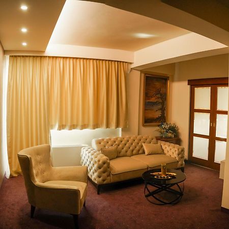 Hotel Лакташи Экстерьер фото