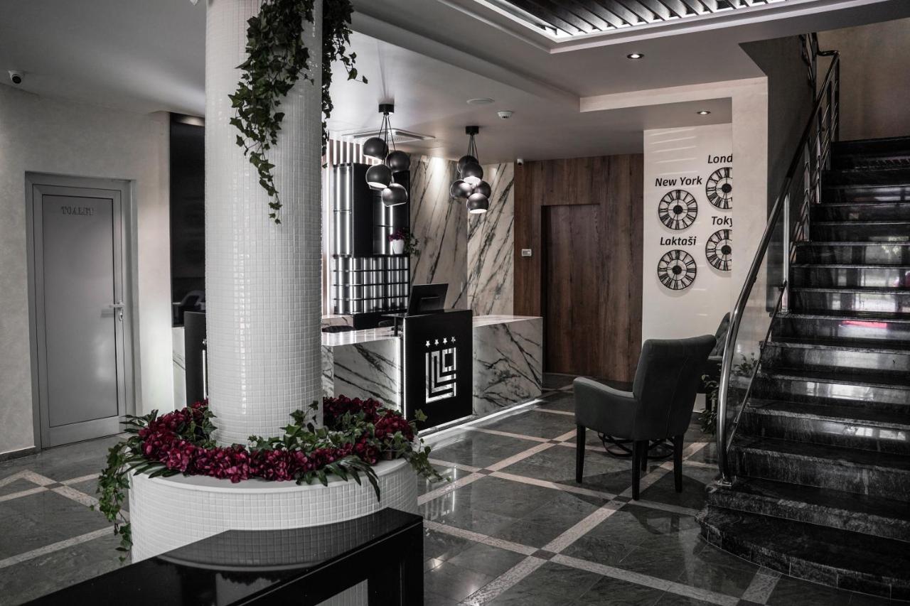 Hotel Лакташи Экстерьер фото