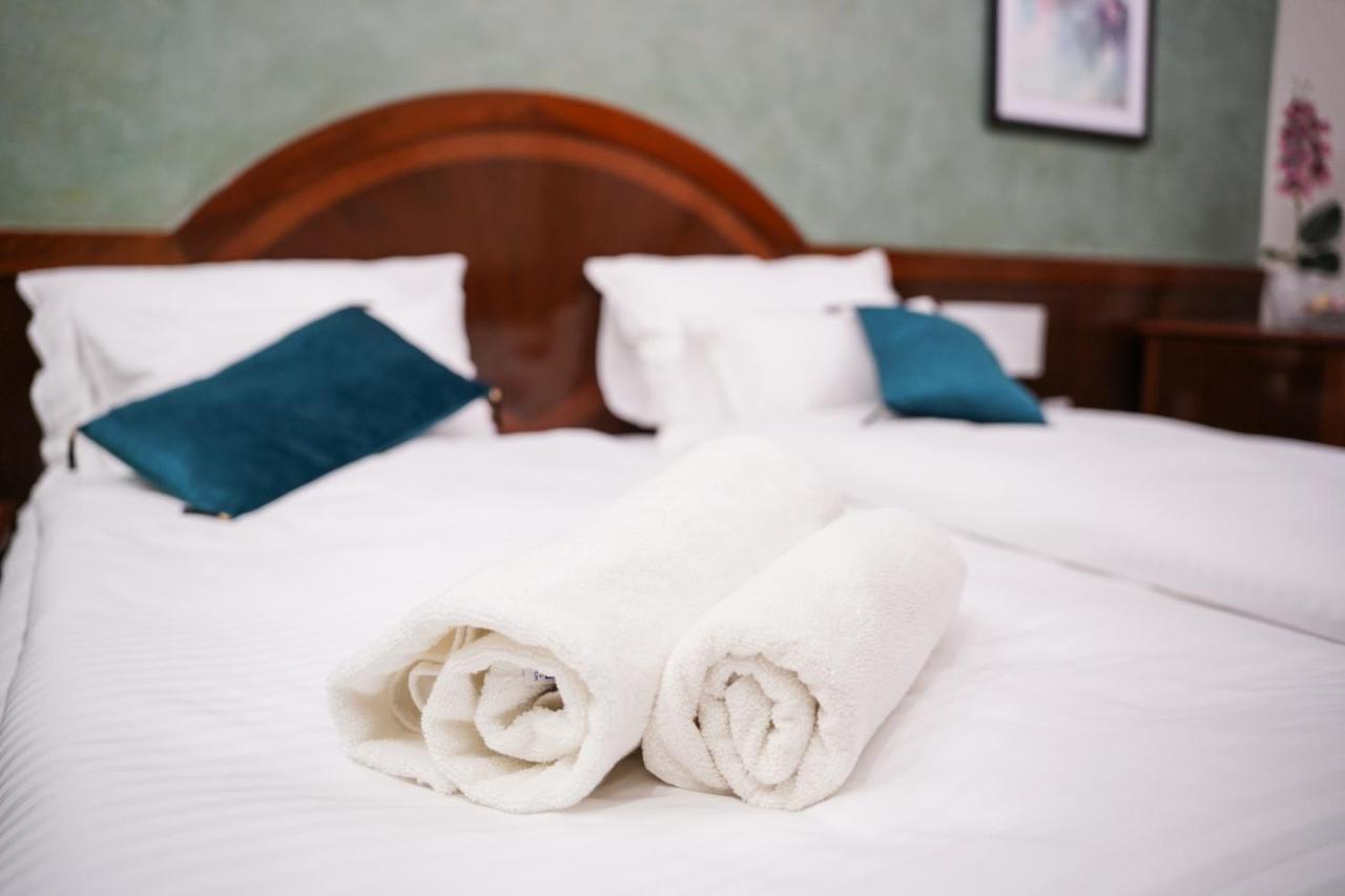 Hotel Лакташи Экстерьер фото