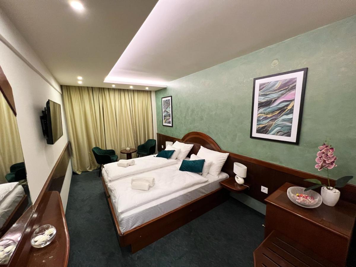Hotel Лакташи Экстерьер фото