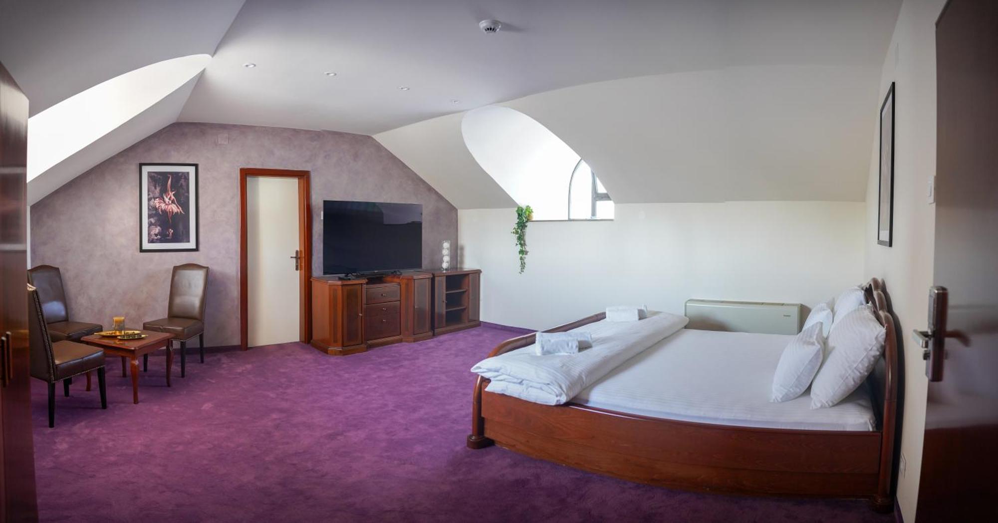 Hotel Лакташи Экстерьер фото
