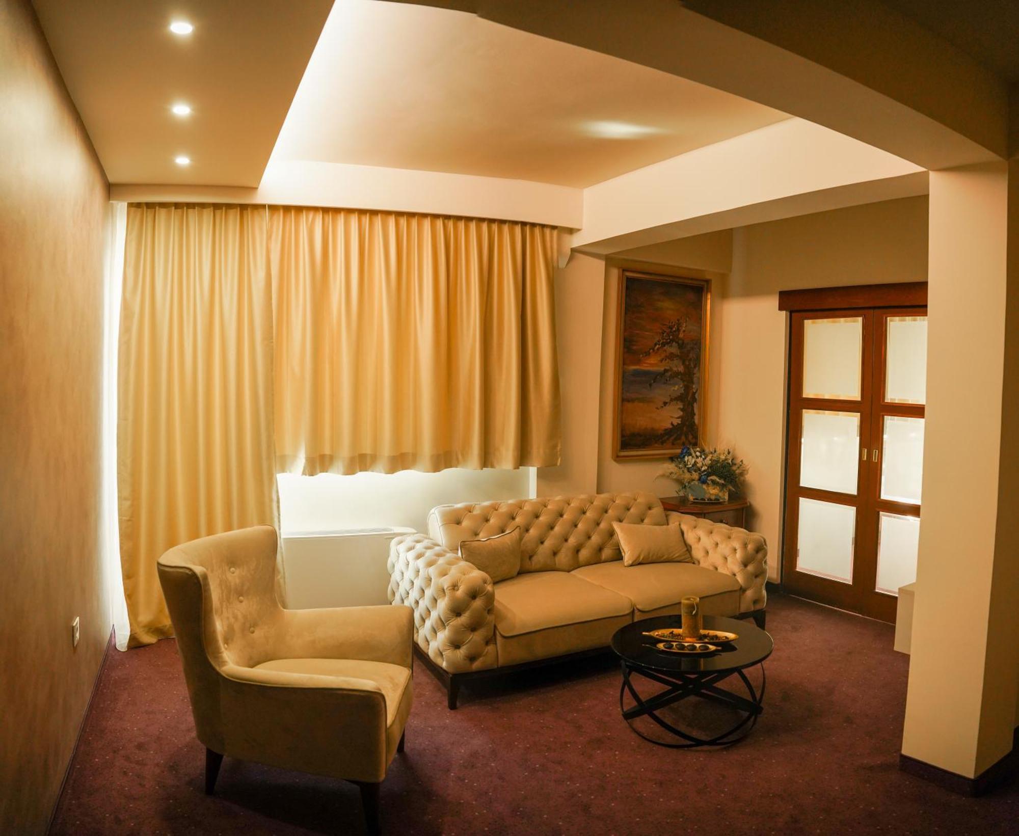 Hotel Лакташи Экстерьер фото