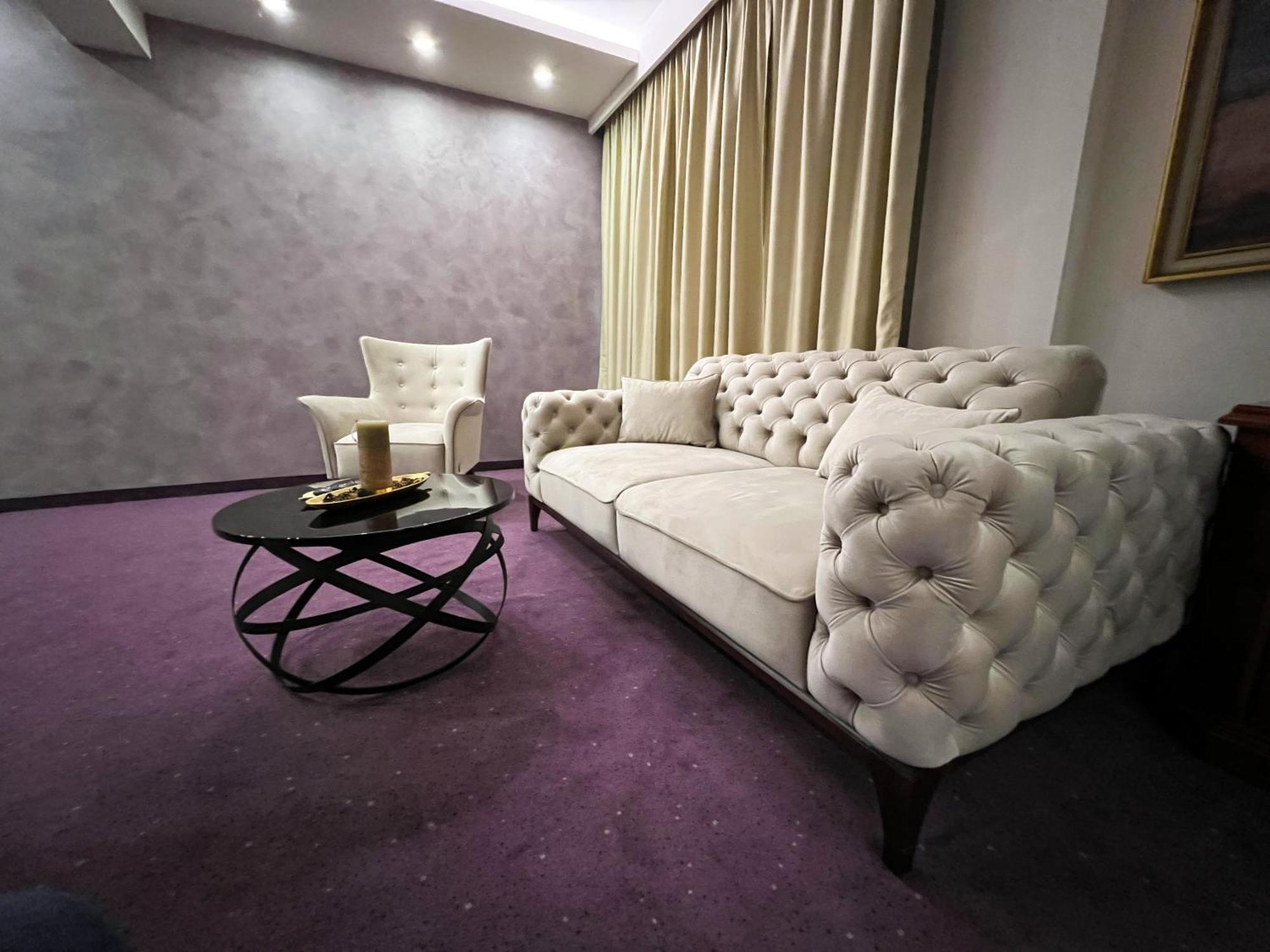 Hotel Лакташи Экстерьер фото